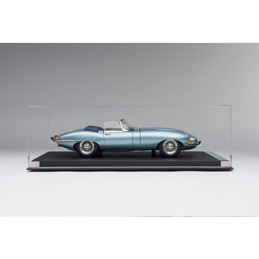 Jaguar E-Type Roadster 1:8 Scale